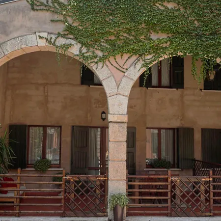 Corte Roveggia - Bilocale Monet Verona Exterior photo